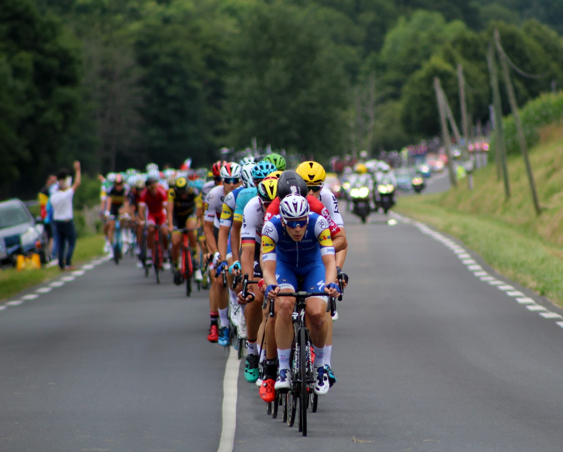 Cyclist in endurance race showing centralised communication management